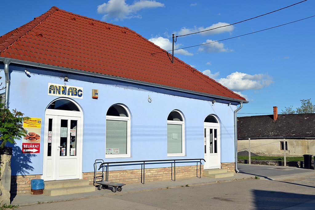 Ferenc Wellnes Apartment Csajág Esterno foto